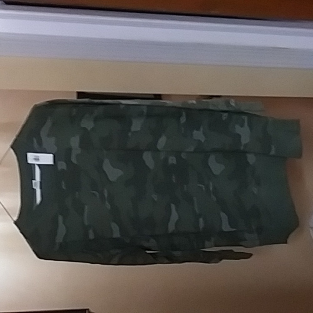 Sweater - Picture 7 of 7